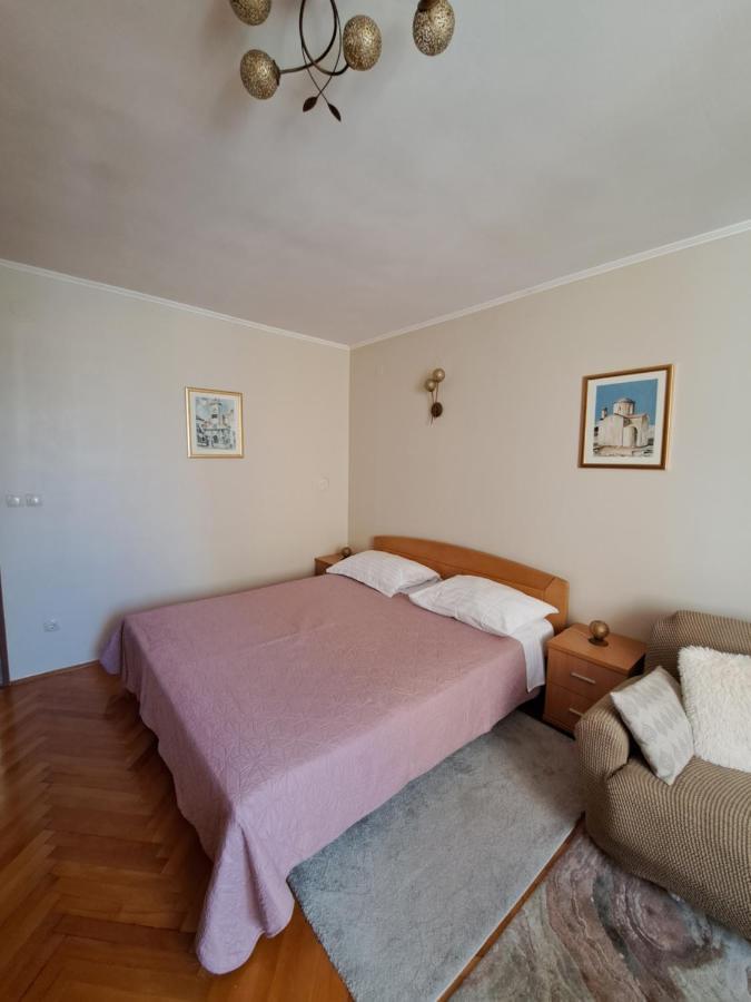 Domenica Apartment *